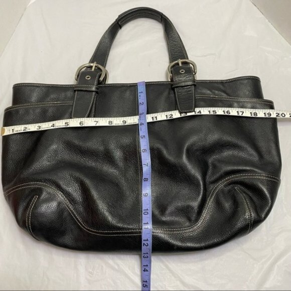 Danier Genuine Leather Bag in Black - Picture 3 of 8
